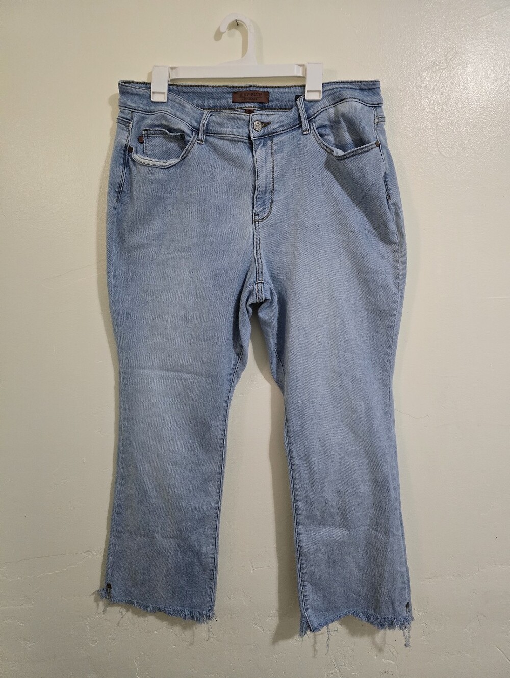 Judy Blue Light Wash Blue 20W Boot Cut Jeans Raw Hem